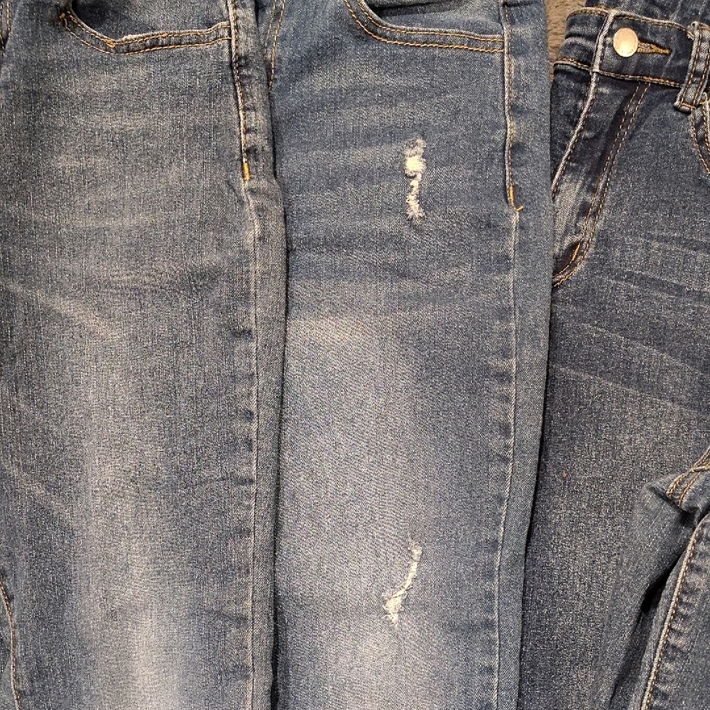 SHEIN Blue Jeans Distressed Denim - Picture 3 of 7